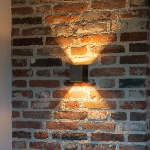Moderne wandlamp donkerbrons vierkant - Sola